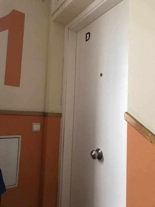 Una Encantadora Estadia En Madrid Apartment Bagian luar foto
